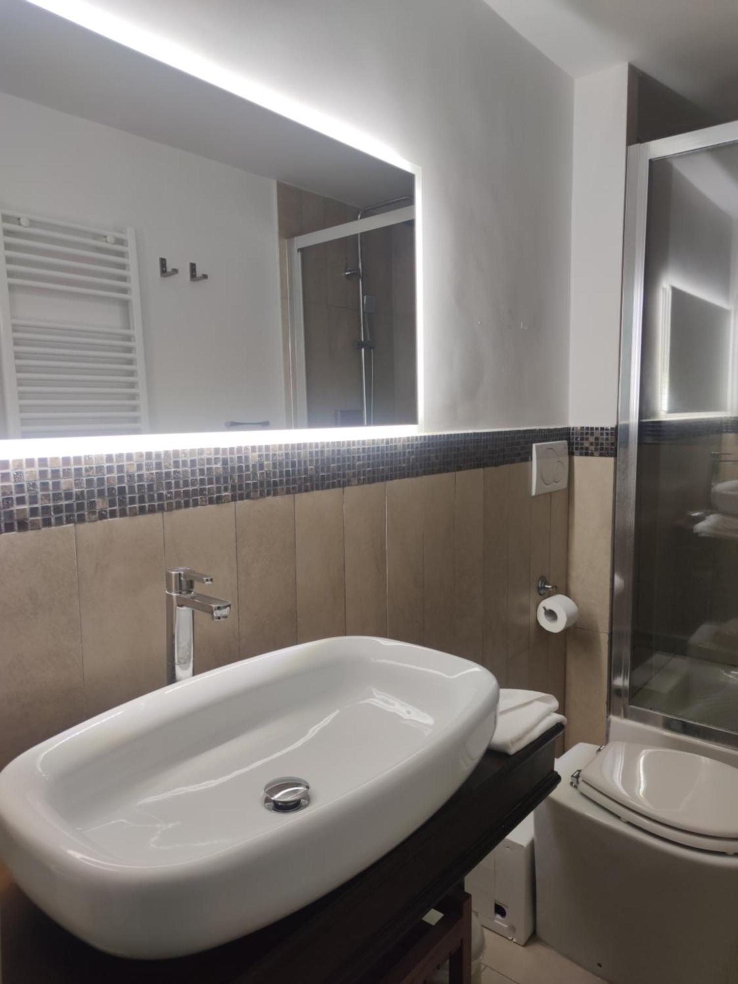 Rhome Hosting Rome Bagian luar foto